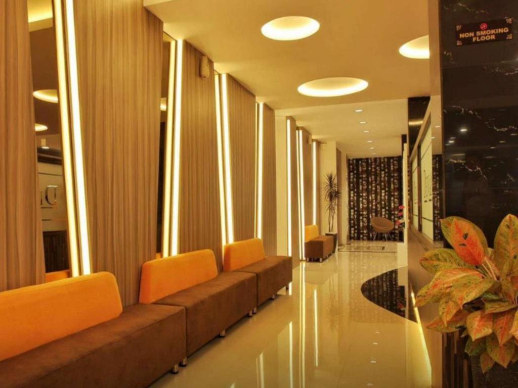 Deivan Hotel Padang  Extérieur photo